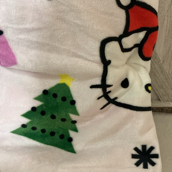 Hello Kitty Christmas Throw Blanket - Picture 3 of 7
